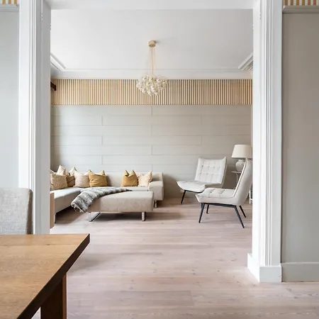 Experience The Luxury Lifestyle 100m From Bryggen!