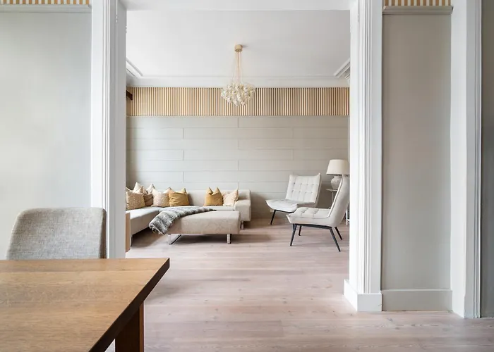 Experience The Luxury Lifestyle 100m From Bryggen!