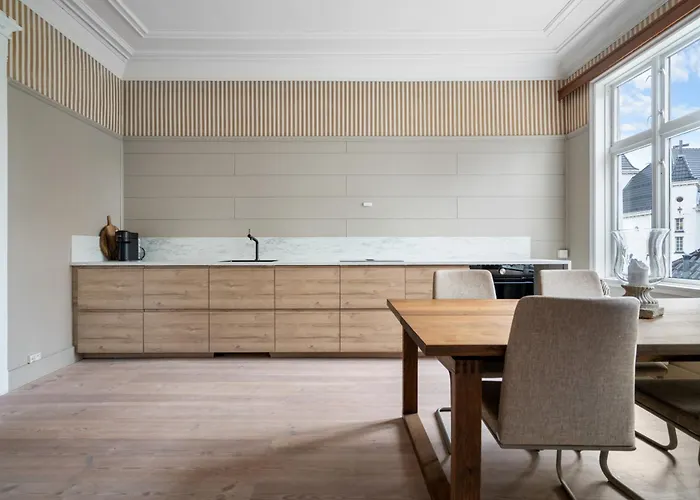 Experience The Luxury Lifestyle 100m From Bryggen! Leilighet *